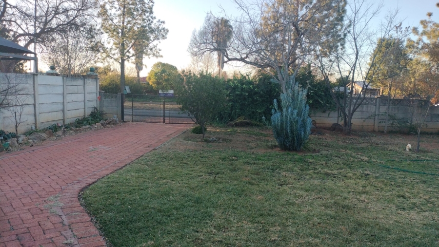 To Let 3 Bedroom Property for Rent in Wilgehof Free State